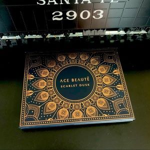 ACE BEAUTE SCARLET DUSK PALETTE